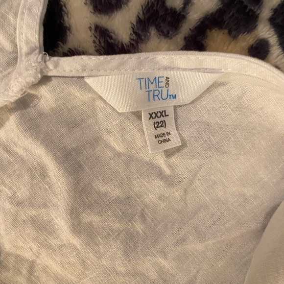 White Tank - Picture 2 of 3